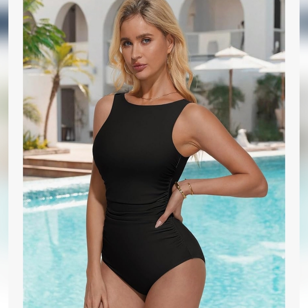 Amazon Classic Black Women's One Piece Swimsuit, Medium - Picture 4 of 9